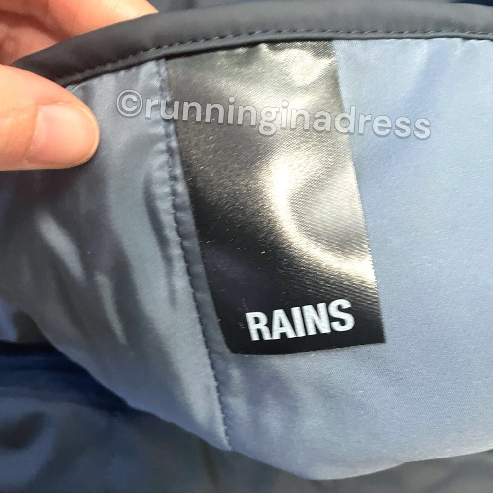NWT Rains Waterproof Trail Blanket With Pack Carry & Store System In Navy - Picture 10 of 15